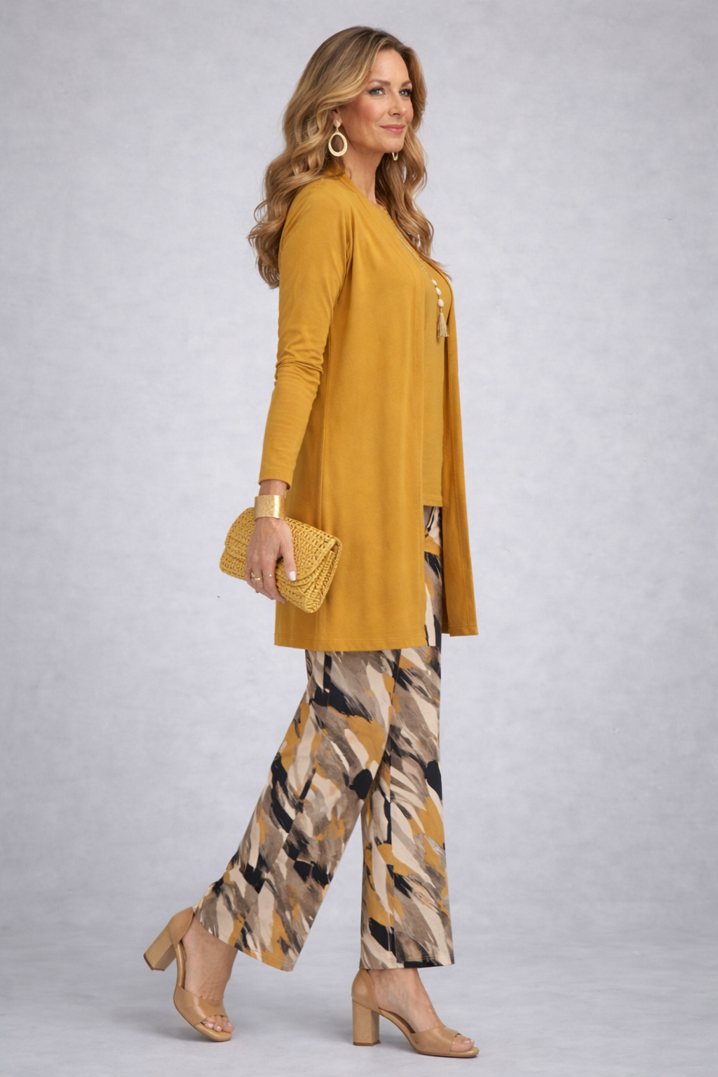 Luz | Traje de invitada de tres piezas en amarillo